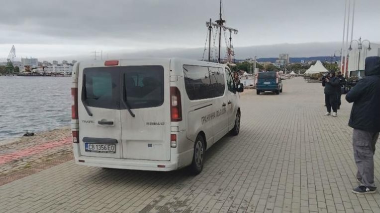 Петимата спасени моряци от потъналия кораб край Крапец идват във Варна