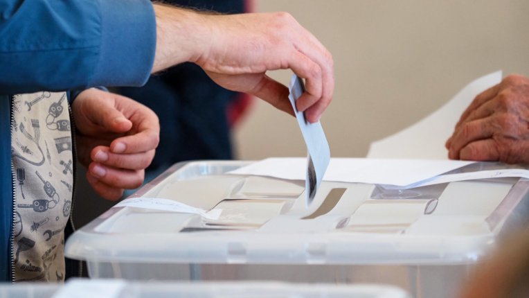 Над 300 хиляди варненци ще могат да гласуват утре