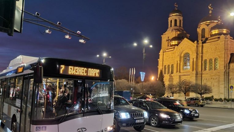 От 1 юли: Във Варна тръгват нощните автобуси