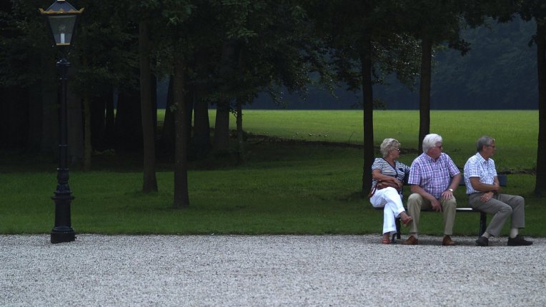 Намалява смъртността и раждаемостта у нас, расте продължителността на живота